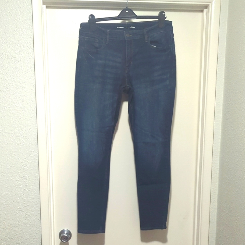 Old Navy Rockstar Super Skinny Mid-rise Jeans